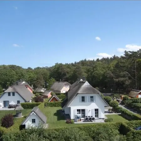 - Strandhaus Aurell Ferienhaus *
