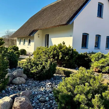 - Strandhaus Aurell * Loddin