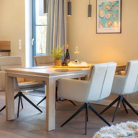 - Strandhaus Aurell Ferienhaus Loddin